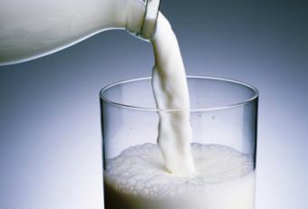 В Україні встановилися невиправдано високі ціни на молоко