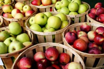 Українські фермери підняли ціни на яблука